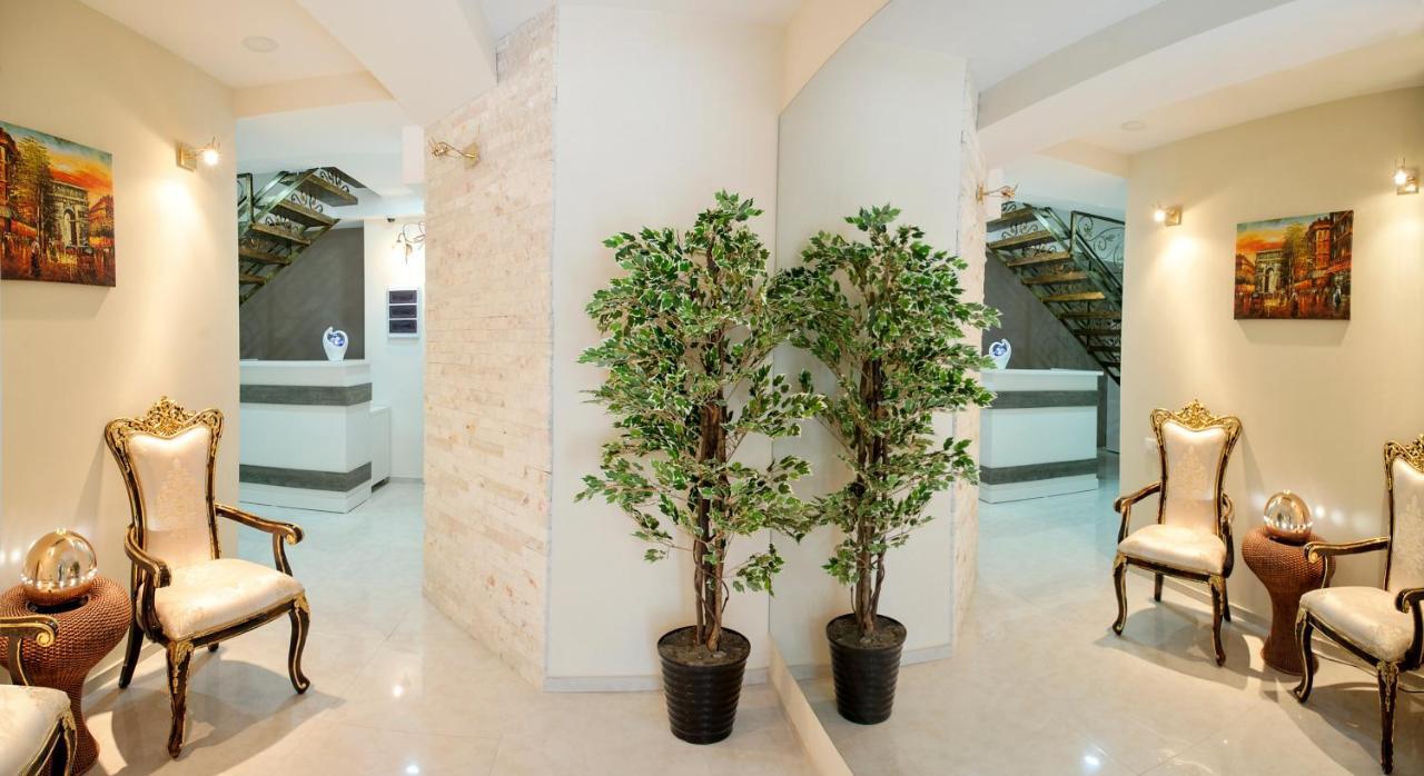 Terrace Center Hotel *