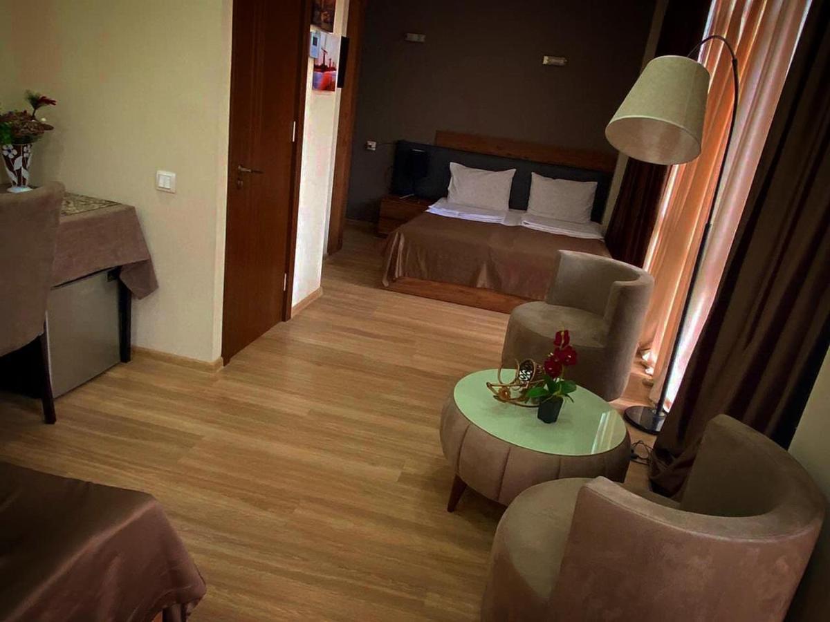 Terrace Center Hotel *